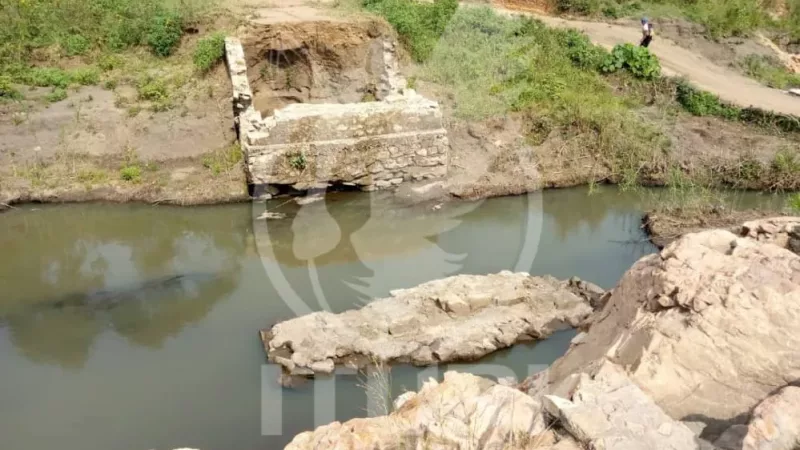 Certaines passerelles de Bunia emportées par des eaux de pluies, un calvaire pour la population