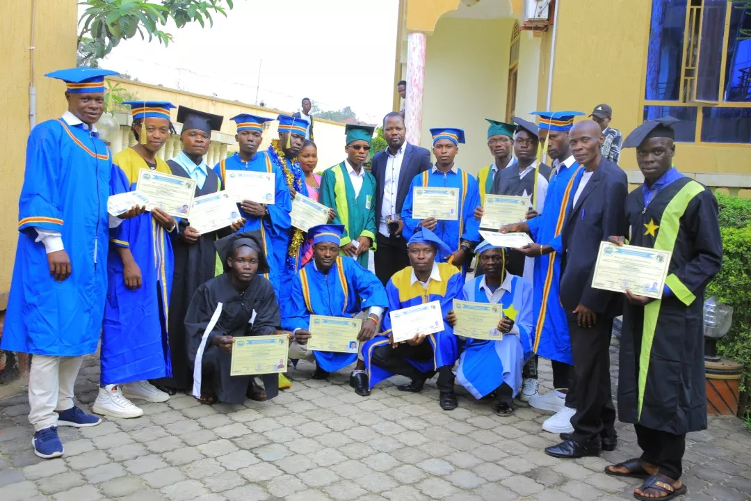 Bunia : des jeunes s’initient à la conduite automobile pour leur auto prise en charge