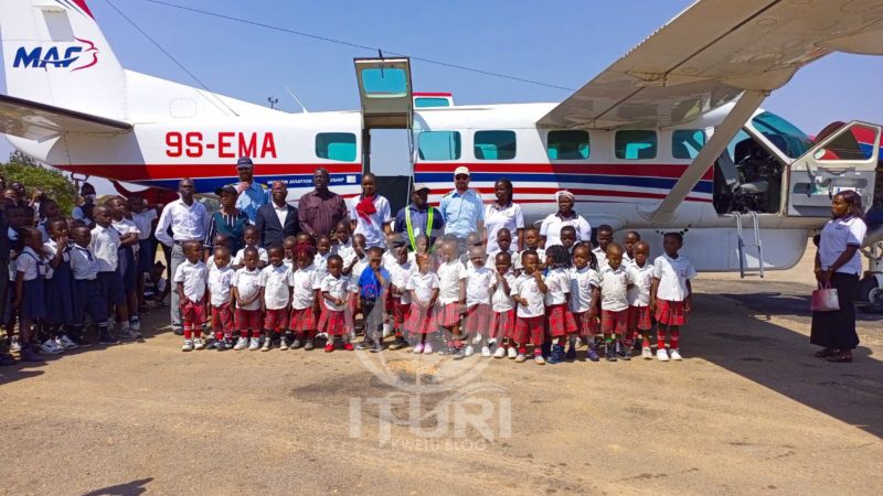 Bunia-Education: Rehema Académy procède à une visite guidée de ses élèves à l’aéroport Murongo de Bunia