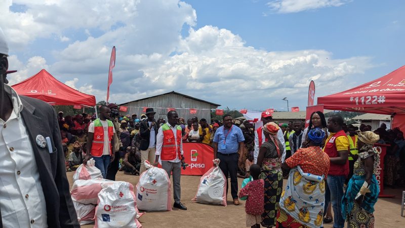 Bunia: 500 ménages les plus vulnérables du site de déplacés de kigonze et 1000 enfants de ce site recouvrent le sourire grâce à la Fondation Vodacom